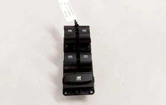 Hyundai i40 Electric window control switch 93570-3Z200