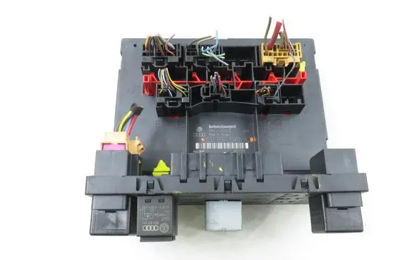Skoda Octavia Mk2 (1Z) Central body control module 3C0937049AJ