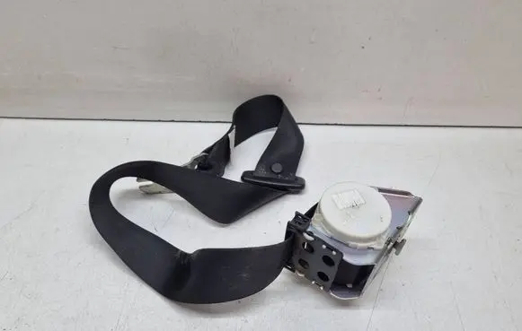 BMW 5 E60 E61 Rear seatbelt 33061260