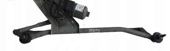 Dacia Sandero Front wiper linkage and motor