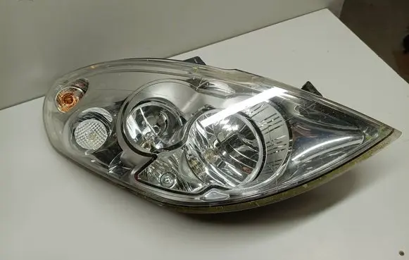 Renault Master III Headlight/headlamp 260100049R