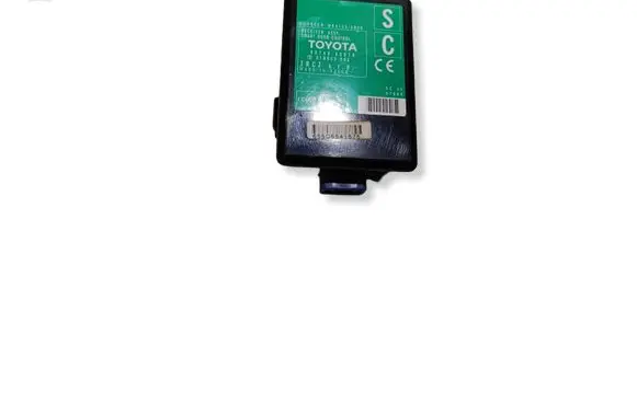 Toyota Avensis T270 Door control unit/module 8974005070