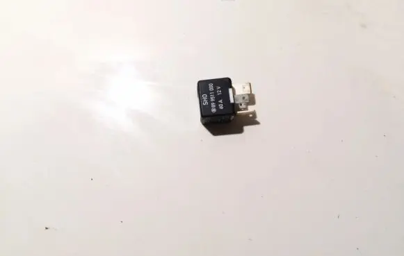 Volkswagen PASSAT B5 Other relay 899511000