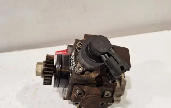 Renault Koleos I Fuel injection high pressure pump 0445010170