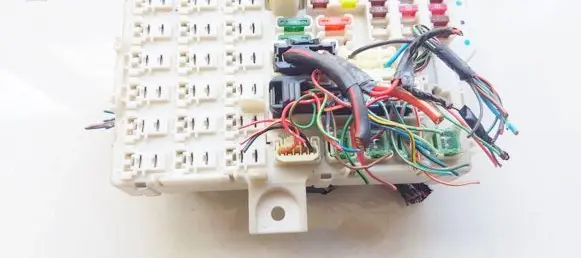 Mitsubishi Colt Fuse box set mn108319 8637a170