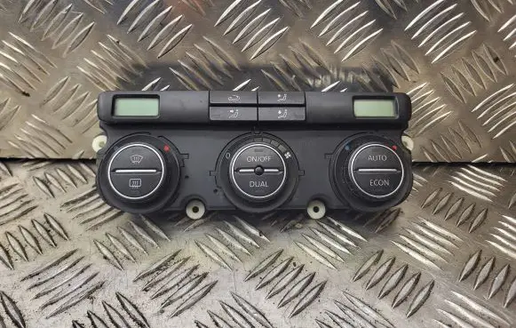Volkswagen Touran I Climate control unit