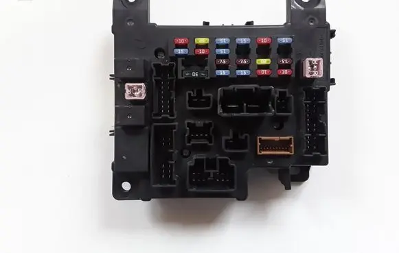 Mitsubishi Outlander Fuse module 8637A318