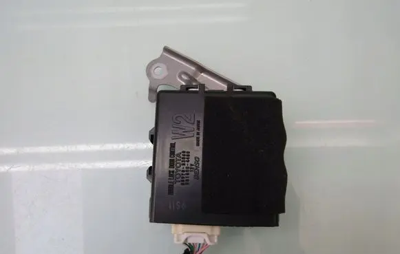 Lexus IS III XE30 Door control unit/module 8597053060