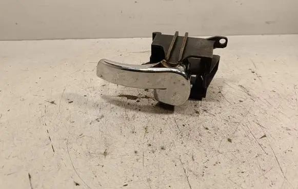Nissan Navara D40 Front door interior handle
