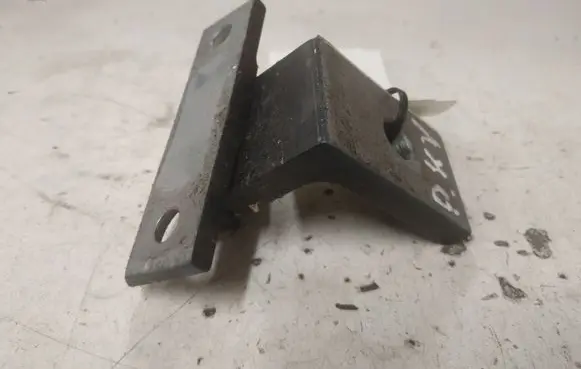 BMW 5 E60 E61 Front door upper hinge 7068073