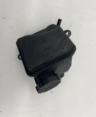 Mercedes-Benz Vito Viano W639 Power steering fluid tank/reservoir A0004602883