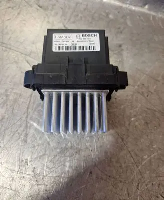 Ford Mondeo MK V Heater blower fan relay DG9H19E624AA S074PVLJ5 F011500104