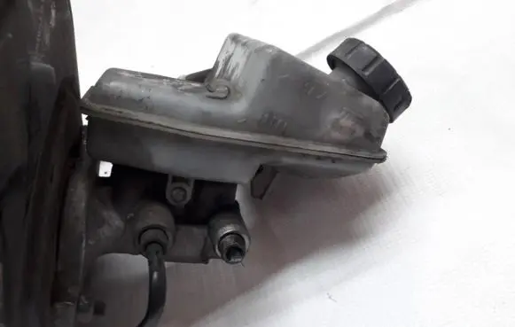 Opel Zafira B Master brake cylinder