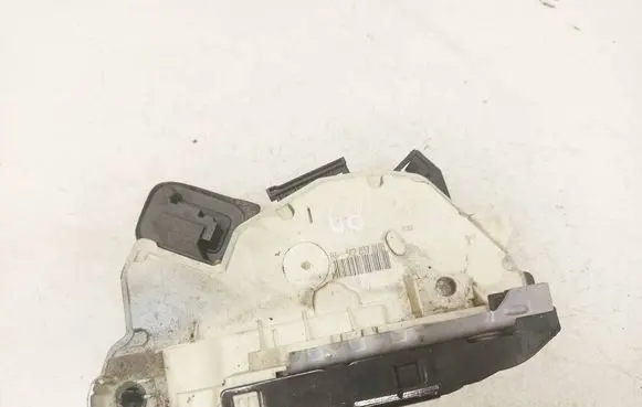 Volkswagen Golf VI Front door lock 5K2837016B