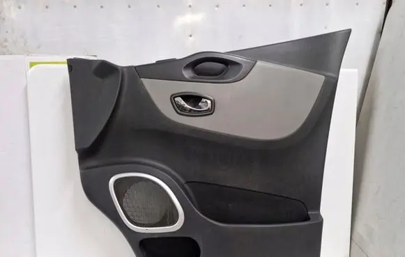 Renault Trafic III (X82) Front door card panel trim