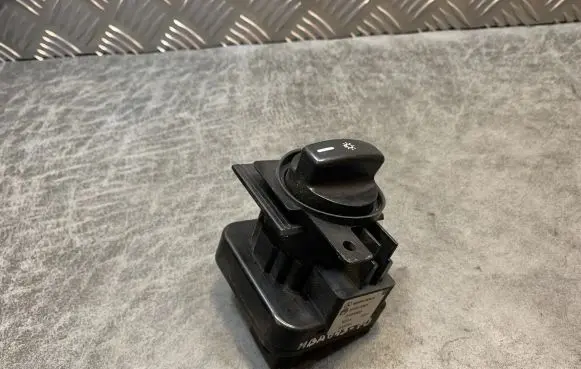 Mercedes-Benz A W169 Light switch A1695451304