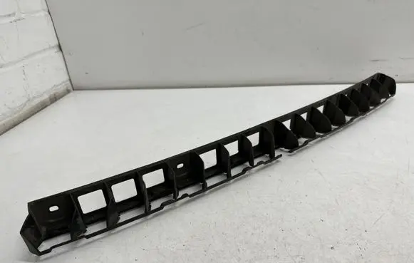 Seat Toledo IV (NH) Rear bumper mounting bracket