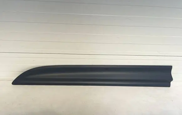 Porsche Macan (95B) Front door trim (molding) 95B837889