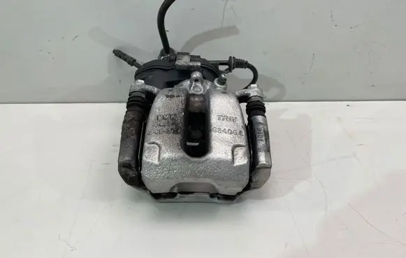 BMW 5 G30 G31 G38 Rear brake caliper 6870572