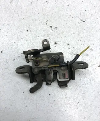 Mazda 626 Tailgate/trunk/boot lock/catch/latch