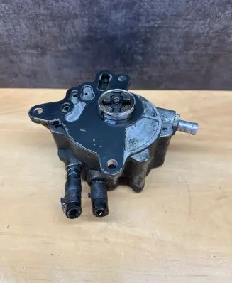 Volkswagen Touran I Vacuum pump 03G145209