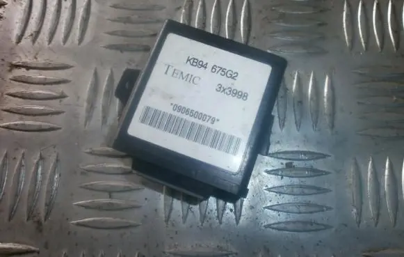 Mazda 323 Immobilizer control unit/module KB94675G2 3x3998