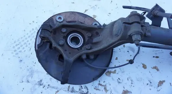 Front wheel hub