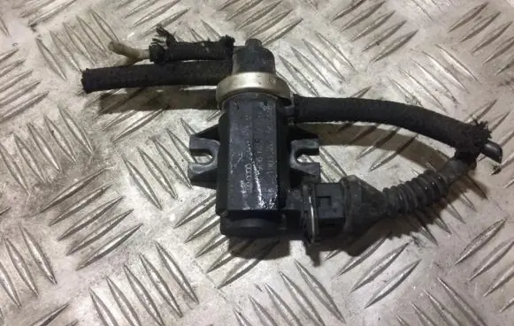 Volkswagen PASSAT B5 Turbo solenoid valve 1H0906627 7.21903.20
