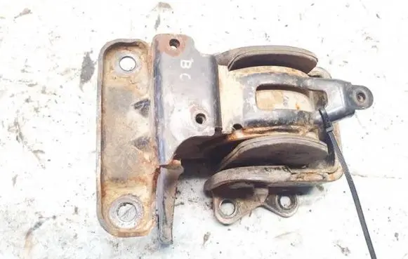 Skoda Superb B5 (3U) Engine mount bracket