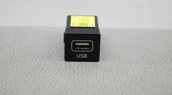 Hyundai i10 USB socket connector 96120K6100