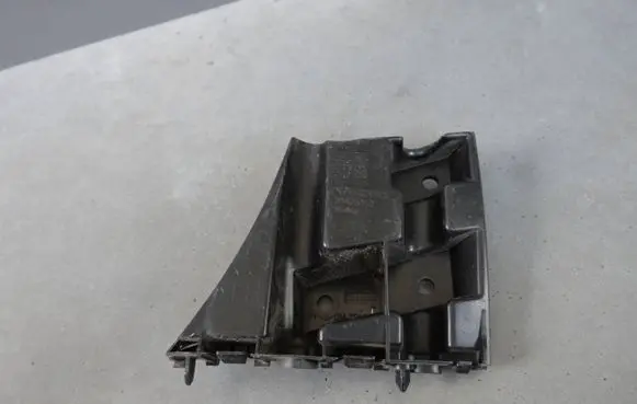 Volvo V40 Front bumper mounting bracket 31425110
