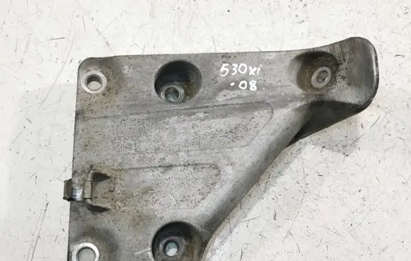 BMW 5 E60 E61 Engine mounting bracket 6769279 22116769279