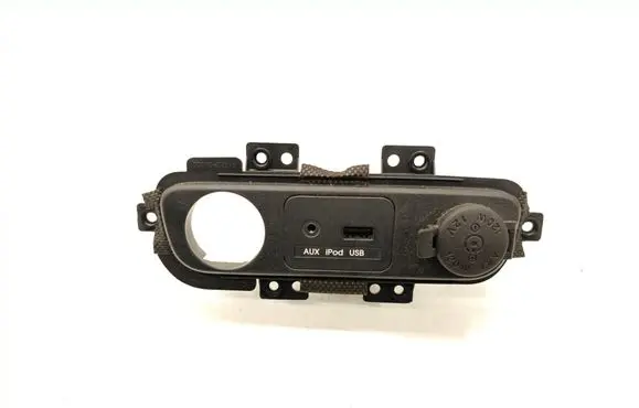 KIA Sportage USB socket connector 62015658