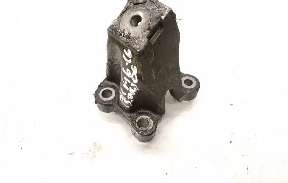 Audi A6 S6 C6 4F Engine mounting bracket 4F0199307AA