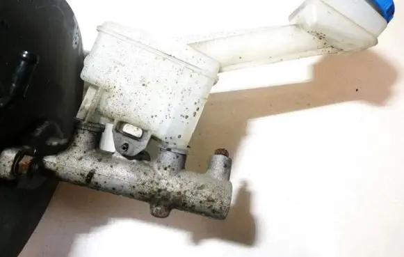 Nissan Primera Master brake cylinder