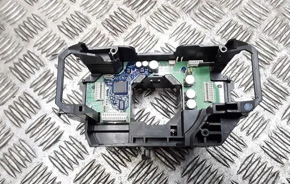 Volvo V70 Engine control unit/module 30737117