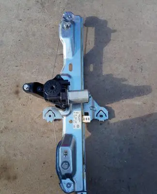 Nissan Qashqai Rear door window regulator with motor 827014EA0A SN885309