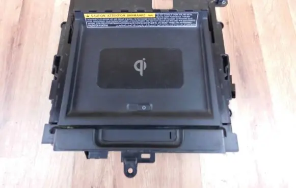 Toyota Camry VIII XV70 Wireless charging module 5880406450 5880433A40