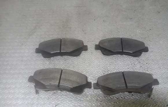 Toyota Avensis T250 Brake pads (front) 