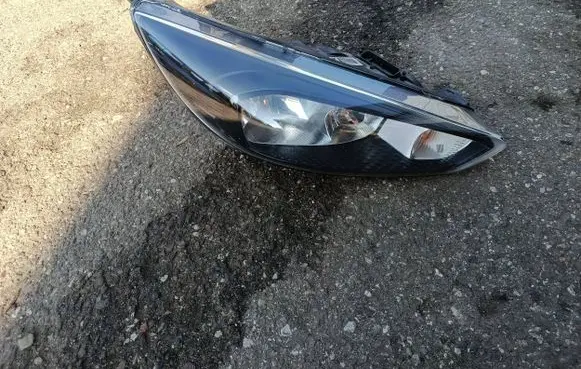 Ford Focus Headlight/headlamp F1EB13W029PC 1304201503