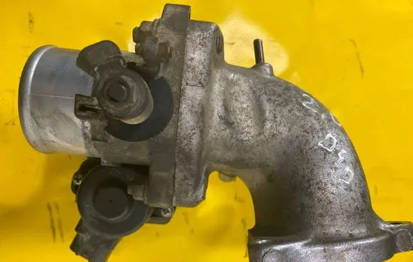Toyota Avensis Verso Throttle valve 8967221020