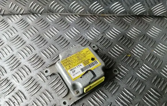 Mitsubishi Colt Airbag control unit/module MB953174 X6T39772