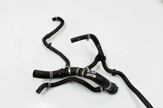 Volvo XC40 Engine coolant pipe/hose 32222095