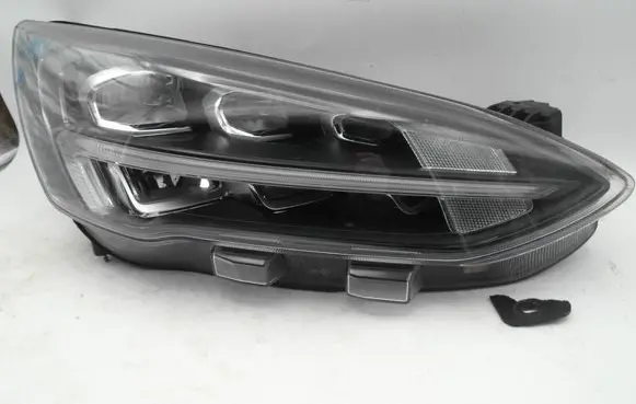 Ford Focus Headlight/headlamp JX7B13E014CE