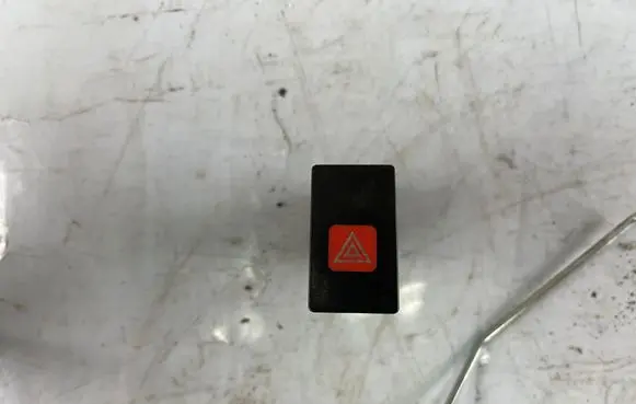 Hyundai Getz Hazard light switch