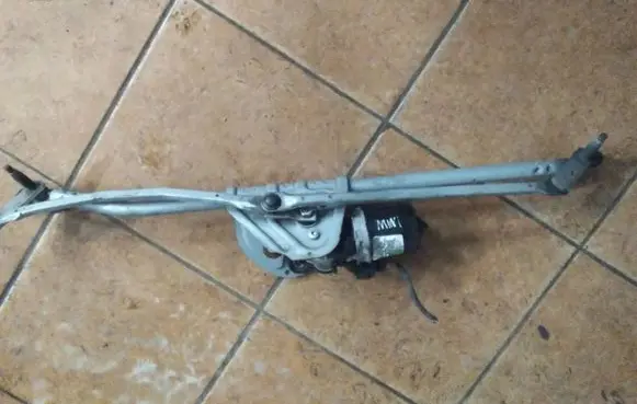 Mini One - Cooper Coupe R56 Front wiper linkage and motor 53555304