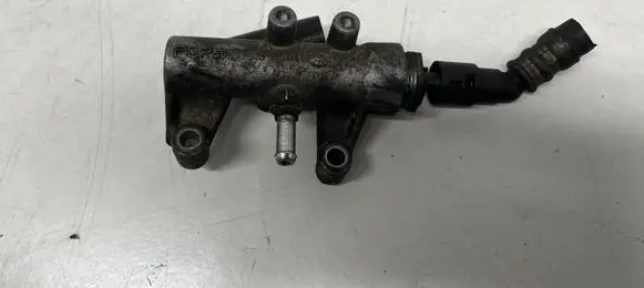 Opel Vectra C Fuel distributor 55203803