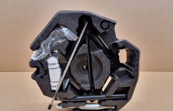 Volvo XC90 Glove box in trunk 31362300 31680604 31471905
