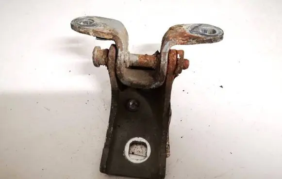 Ford Maverick Front door upper hinge