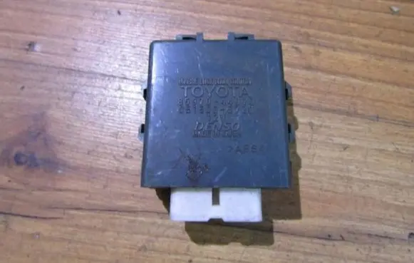 Toyota Avensis Verso Other control units/modules 8597044010 051500-3720